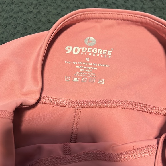 90 Degree Leggings - Picture 2 of 4